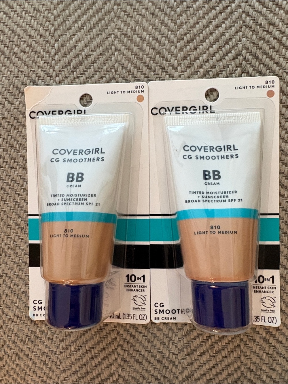 COVERGIRL CG Smoothers BB Cream 810 Light to Medium Bundle